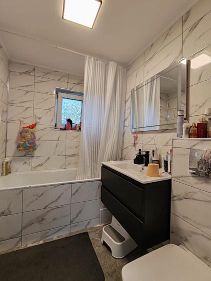 Apartament 3 camere, 71 mp, zona Hotvon