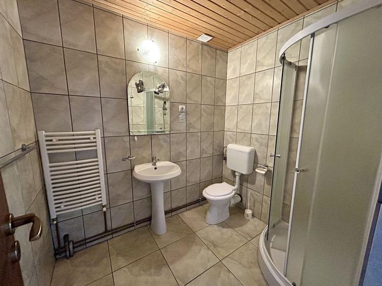Inchiriere spatiu birouri Zarnesti | 21 de camere | Suprafata 450 mp