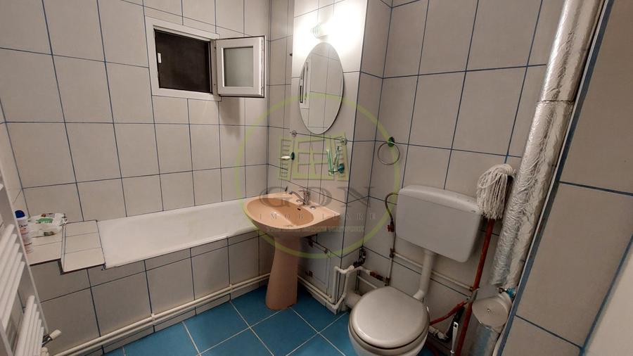 Apartament 3 camere decomandat, 71 mp, etajul 3, Rovine zona Parculet