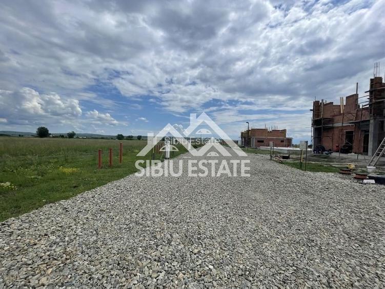 Casă Nouă cu 4 Camere, 3 Băi și Curte Generoasă | Comunitate Privată | - 11
