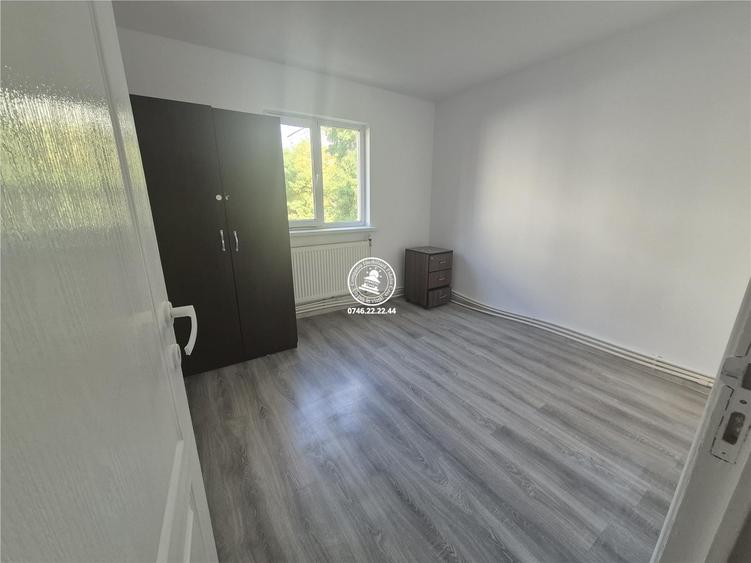 Apartament 3 camere de vanzare zona Dacia