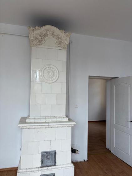 Unirii Inchiriez ap 3 cam nemobilat et 1 Vila recent renovat pentru birou parcar