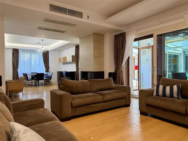 Vila premium cu lift interior, 7 dormitoare si curte proprie I Pipera
