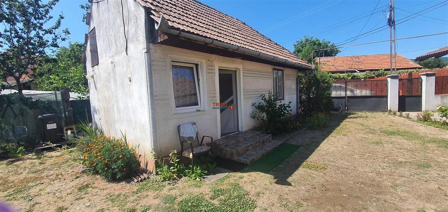 Casa de vanzare 2000 mp teren Micesti