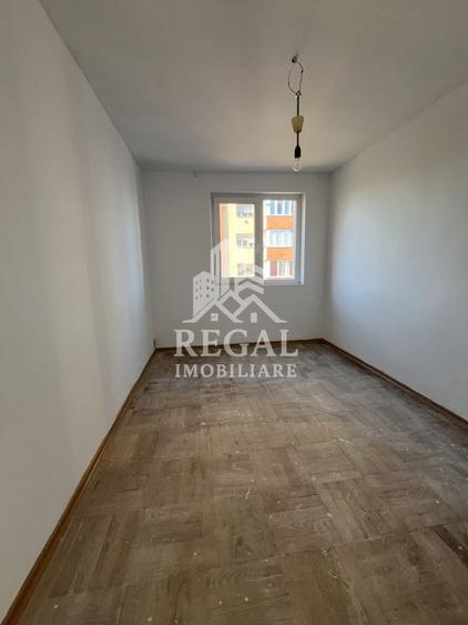 Apartament 3 camere de vânzare – Micro 7