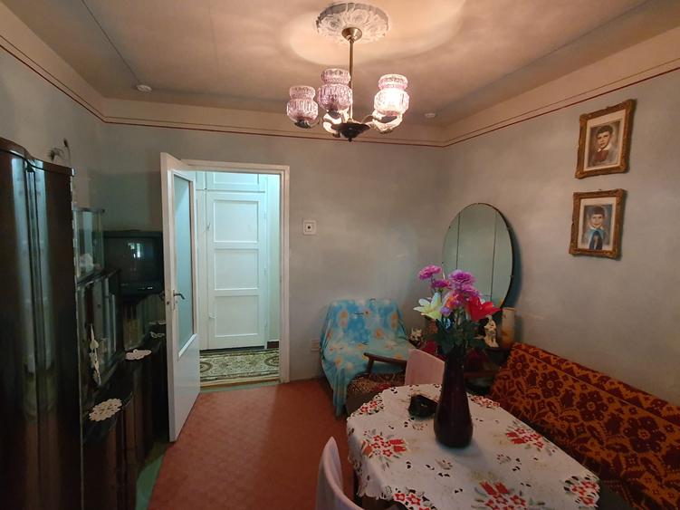 Vand apartament cu 3 camere zona Vlaicu Lebada 5 Colturi