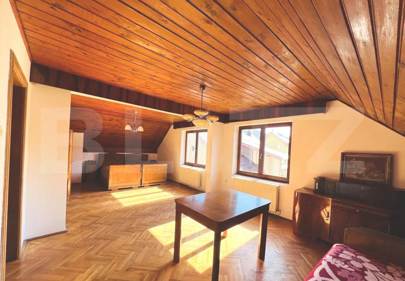 Vilă cu priveliște spre Tâmpa, în zonă liniștită din Brașov