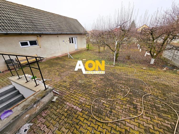 Casa 10 camere, 878 mp teren, toate utilitatile, Barabant