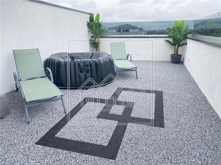 Penthouse superb cu 3 camere, 100 mp utili, terasa panoramica 110 mp