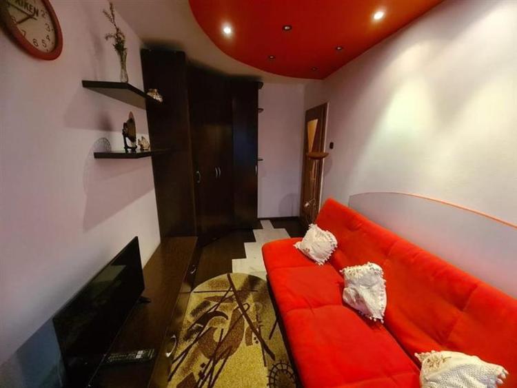 Inchiriem Apartament 3 Camere, Mobilat, Decomandat, Astra