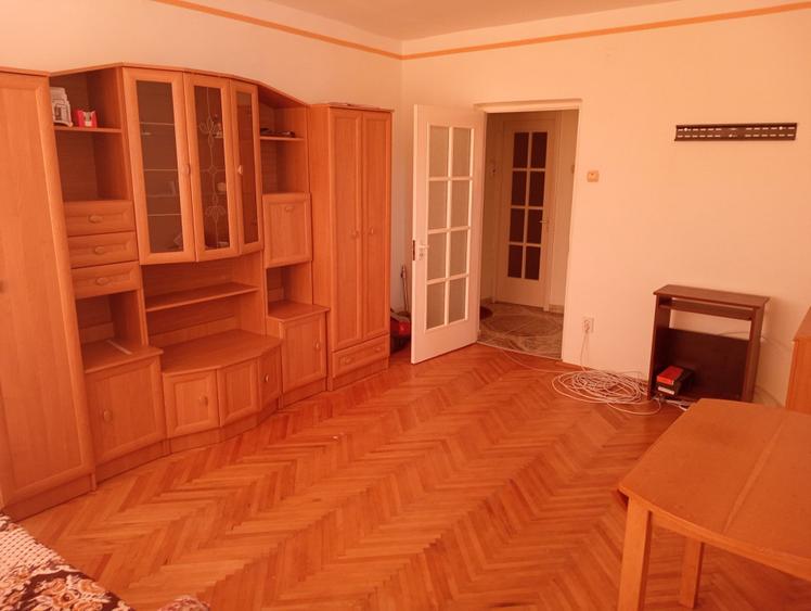 2 apartamente pe acelasi etaj cu garaj  in Nadlac