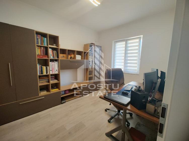 Casa individuala, 5 camere , 3 bai,2 balcoane ,acces auto, Braytim