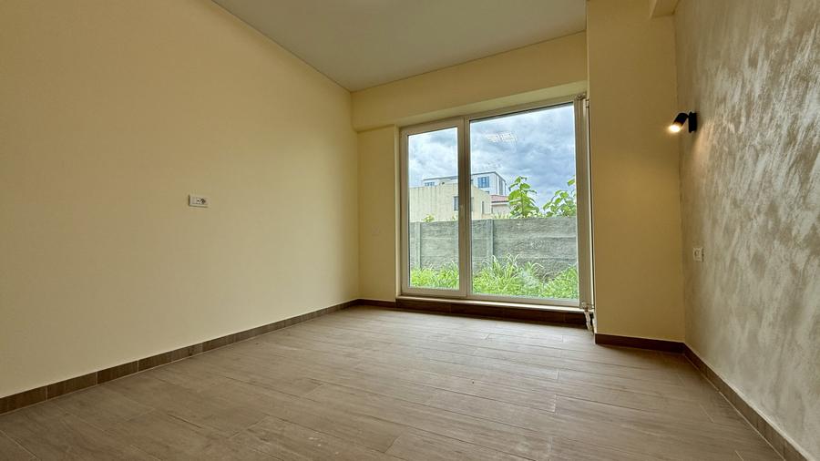 Apartament la PISCINĂ, curte proprie, finalizat, Parcare bonus