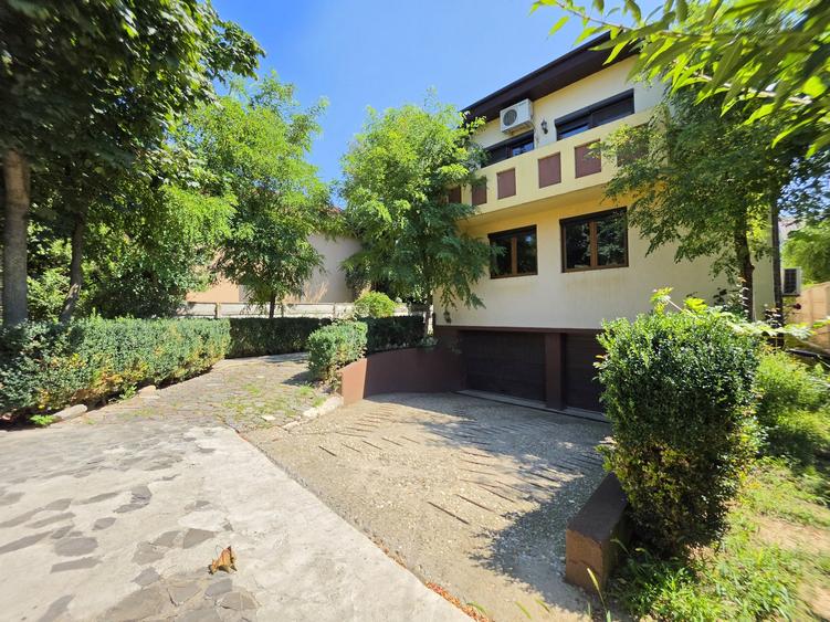 Vila individuala Chiajna - Rosu, peste 400 mp construiti, teren 1250 mp