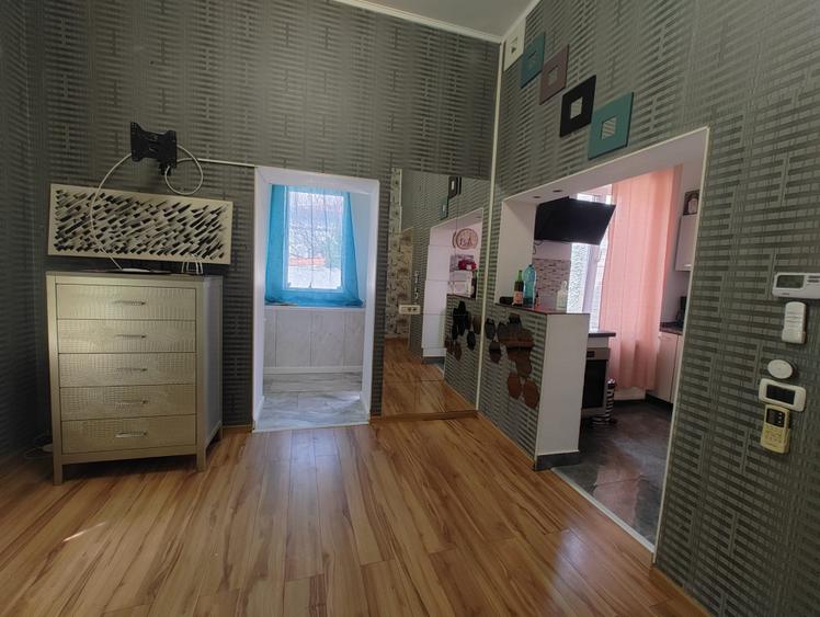 Principatele Unite | 2 Camere | Open-space | Curte | Parcare | Centrala