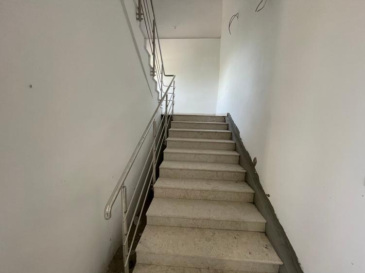 Închiriere clădire situată pe Calea București, Târgu-Jiu