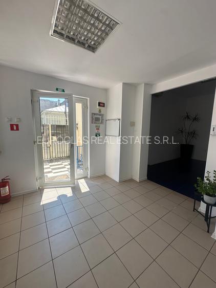 Spatiu comercial la casa - Tomis II - 2.000 euro/luna (pret fix) - 10
