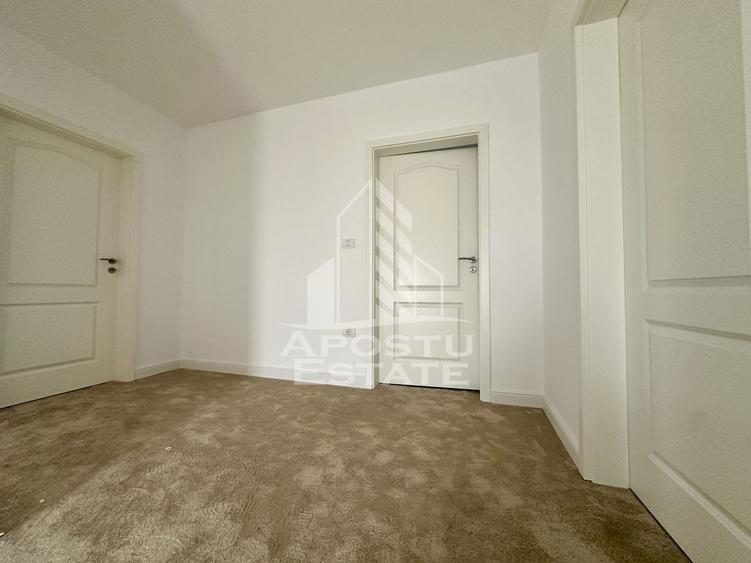 Casa individuala cu 5 camere, finisaje premium, disponibila imediat.