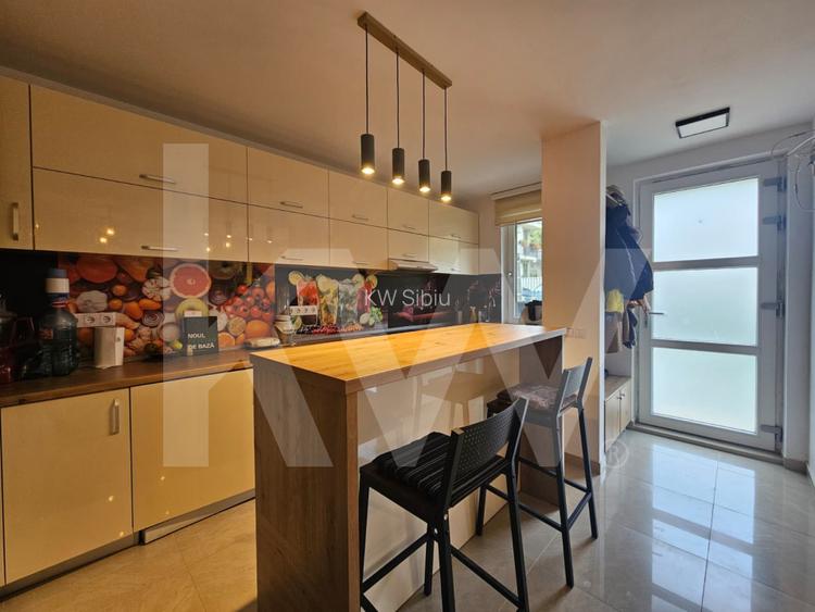 Casă 4 camere la preț de apartament - 2