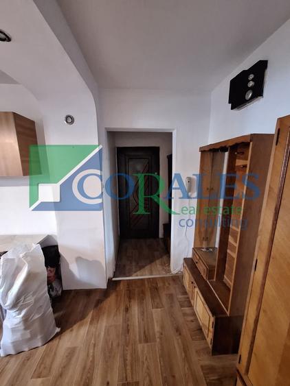 Apartament 2 camere, Zona Soarelui, 52 mp, baie cu geam, parter înalt.