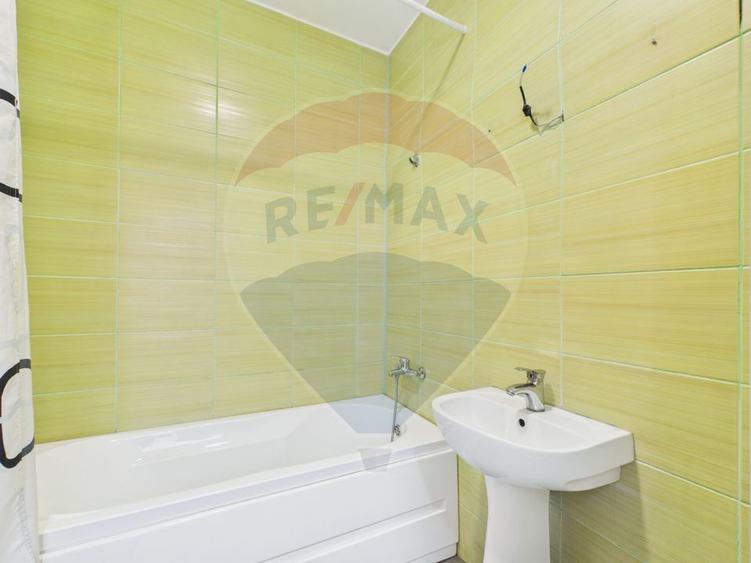 Garsoniera studio de vanzare, centrala proprie, zona Valea Ialomitei
