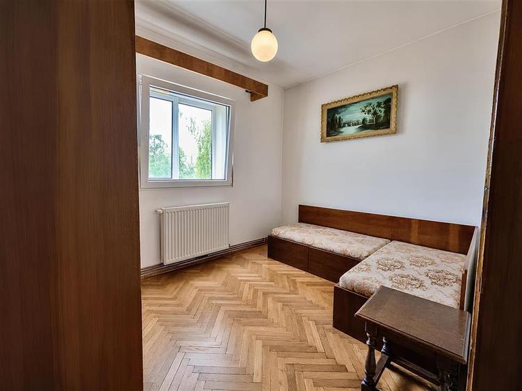 Apartament decomandat cu 4 camere orientat sud zona Cerna