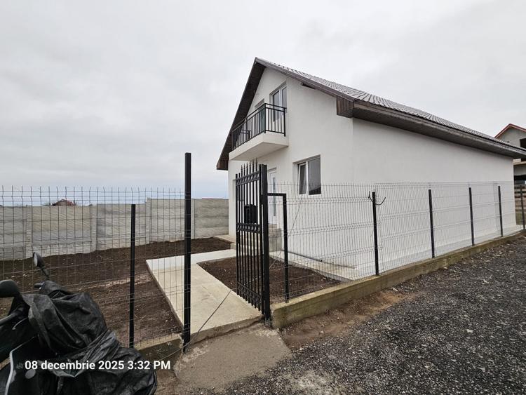 Vila in centrul localitatii Lumina