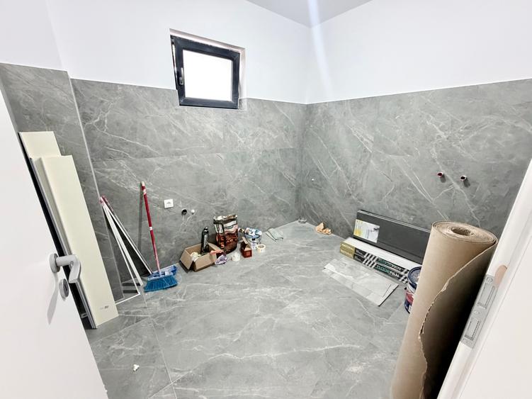 Casa la cheie P+1+M. 7 camere. Pozitie stradala