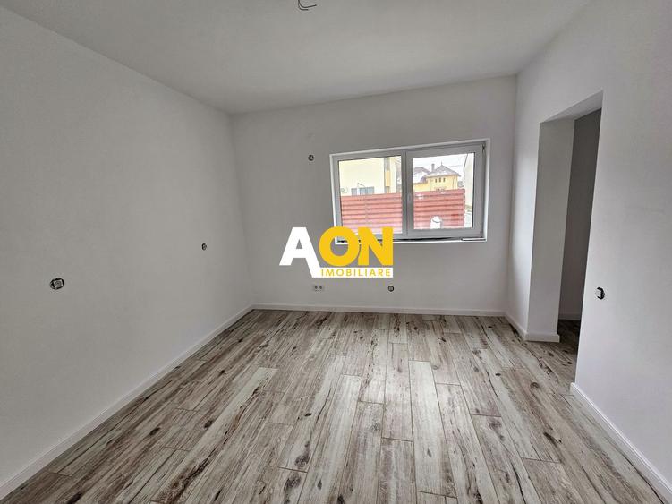 1/2 Duplex finisat 90%, 4 camere, 317 mp teren, zona Centru