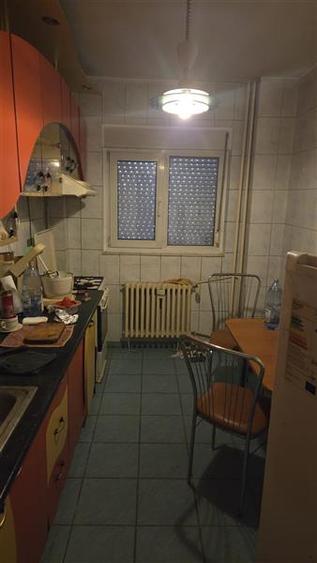 Apartament 2 camere decomandat, an 1981, vis-a-vis de Parcul Circului