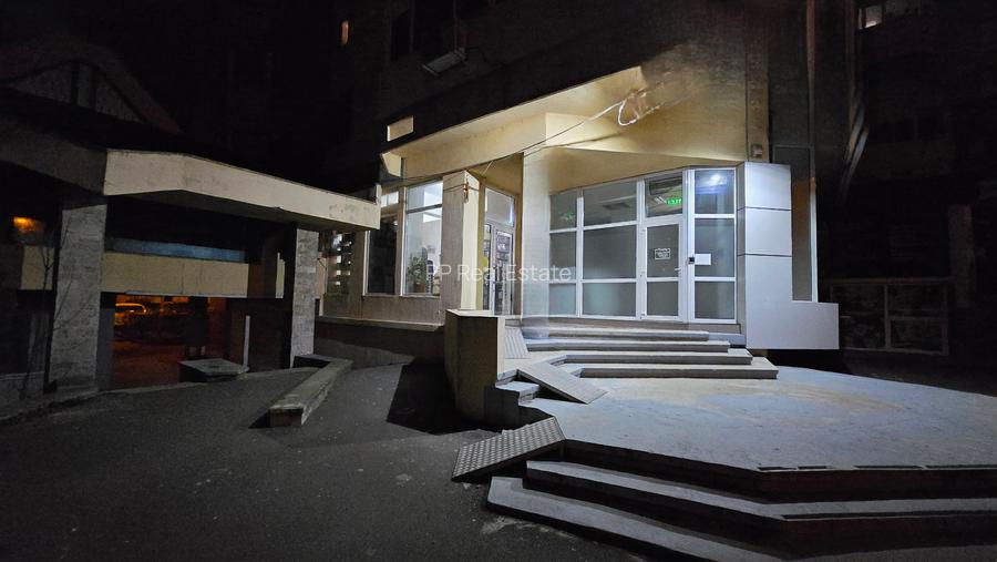 Spatiu comercial  de vanzare - 188 mp, str. Mircea cel Batran (stradal) - 19