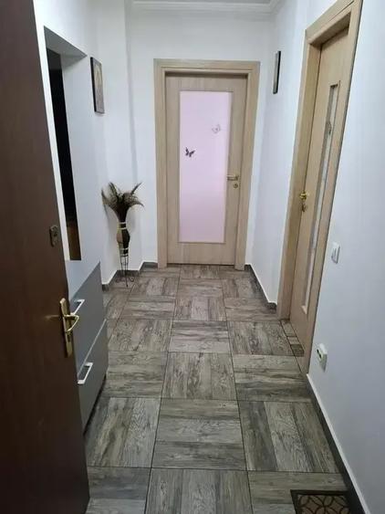 13 Septembrie, Sebastian, Novaci, 77 mp, bloc 1989