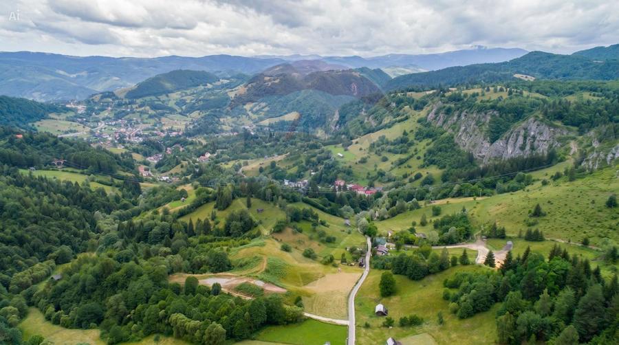 Teren2058mp Dambovicioara la poalele parcului National Piatra Craiului
