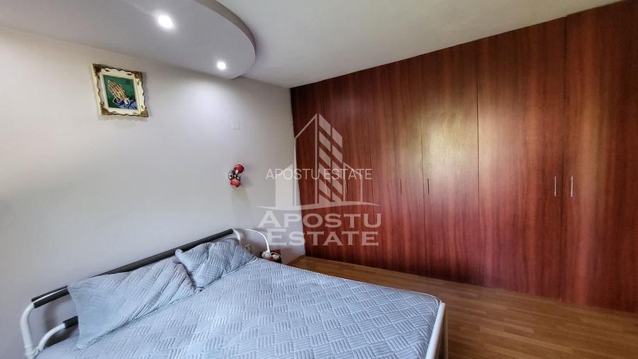 Casa individuala,4 camere,2 bai,garaj,Calea Aradului - 12