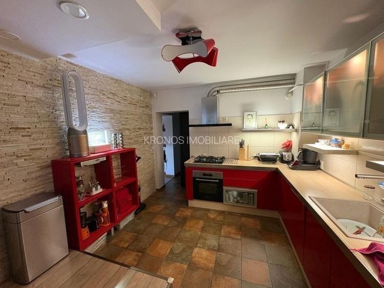 TROCADEO DUPLEX  CU 3 CAMERE 107 MP PRET 2650000 EURO - 2