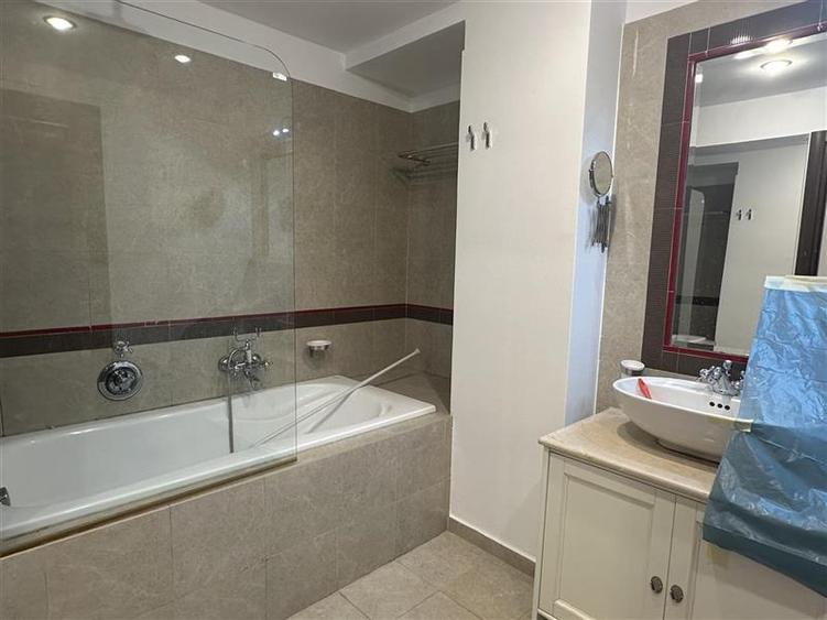 Apartament 200mp, terase, garaj.