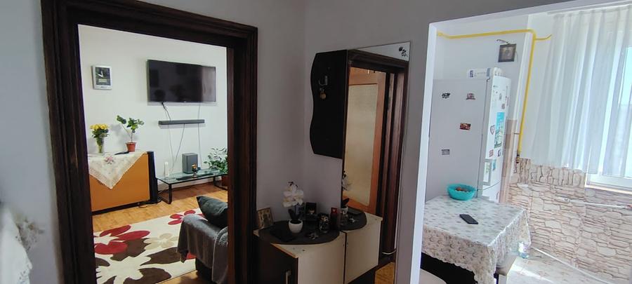 Apartament 2 camere bloc cu lift nou