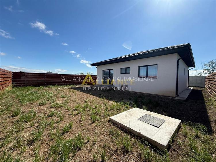 Casa individuala parter - 3 camere- 2 bai - teren 375mp - 2