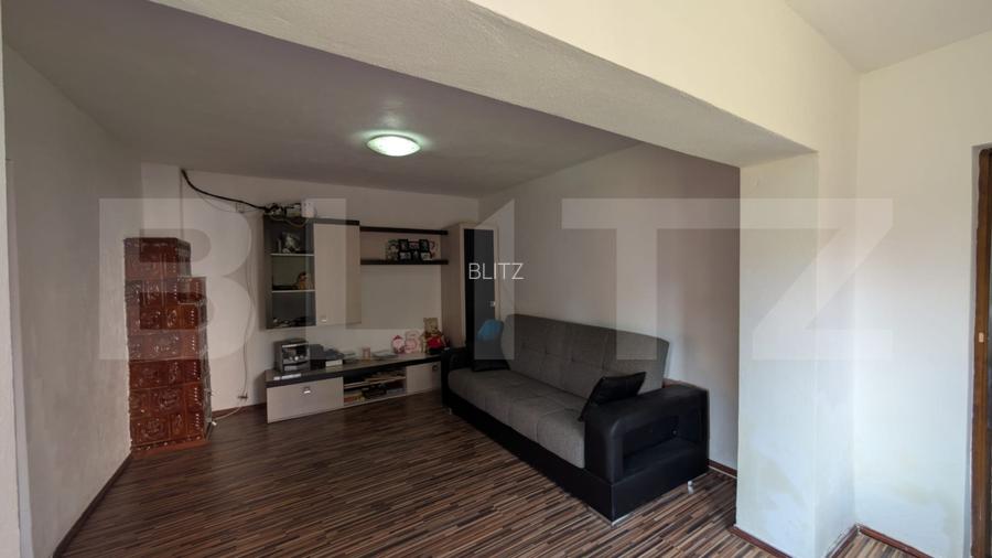 Casă individuala, 75 mp, teren 2180 mp, 2 fronturi stradale, zona Pucioasa - 10