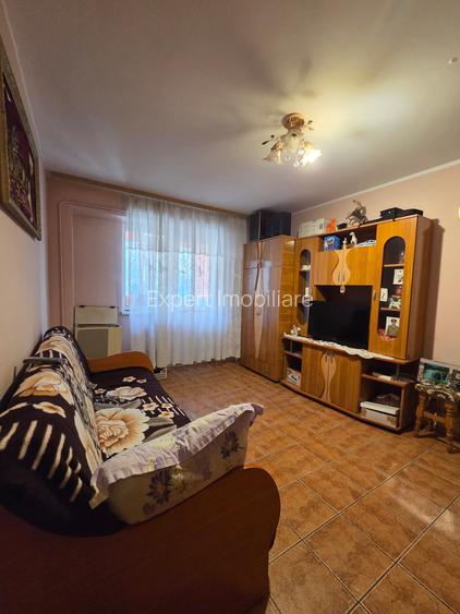 2 Camere confort 2 Viziru E-uri,etaj 1 - 3