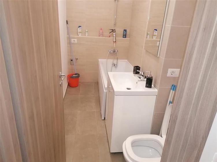 LUX Bloc Nou zona Girocului Termen Scurt