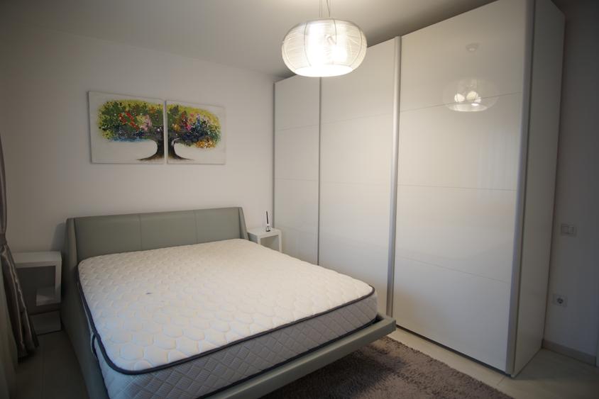 Timpuri Noi Nerva Traian 3 Camere Lux Loc Parcare Contract ANAF Renovat recent