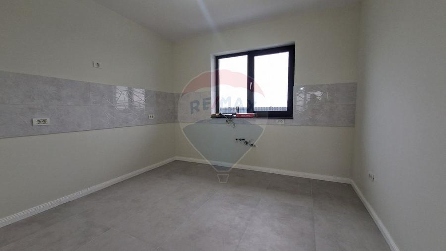 Casă nouă de vânzare I 400 mp teren | Încălzire în pardoseală