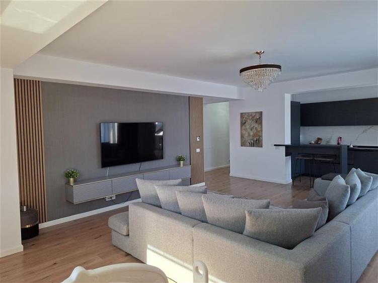 3 Camere Bucurestii Noi Parc Bazilescu Metrou