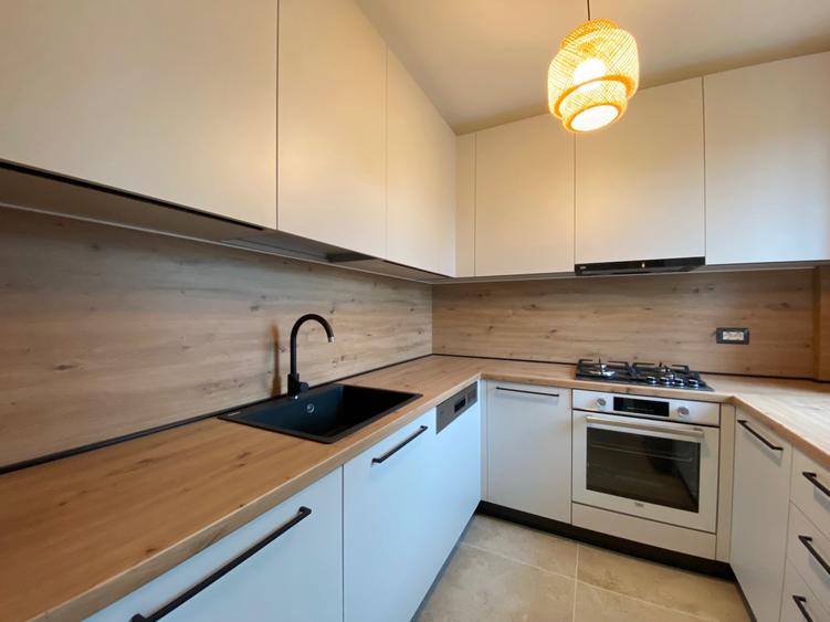 Apartament 3 camere mobilat// Petrom City
