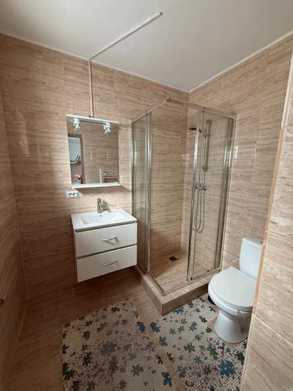 Apartament 4 camere, 100 mp (împartit în 2 ap. decomandate), zona 1 Mai