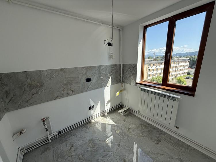Apartament 3 camere renovat ca la carte zona OMV Campina