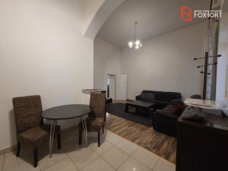 Apartament cu 2 camere semidecomandat, et 1, zona Centrala