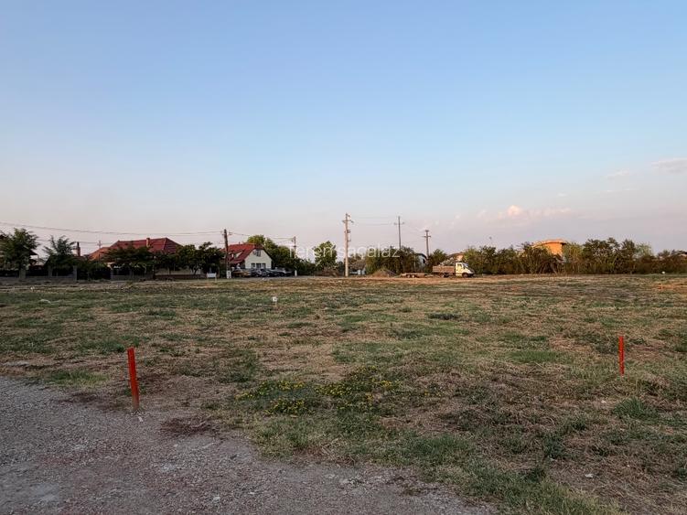 PROPRIETAR VÂND PARCELE TEREN INTRAVILAN SĂCĂLAZ CENTRU  DE LA 500 MP - 11