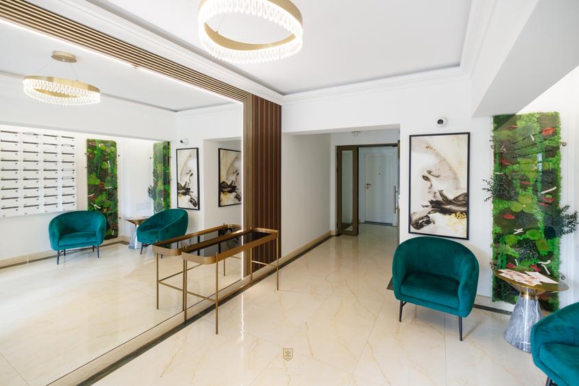 Apartament nemobilat de inchiriat cu 2 camere decomandat- Royal Town